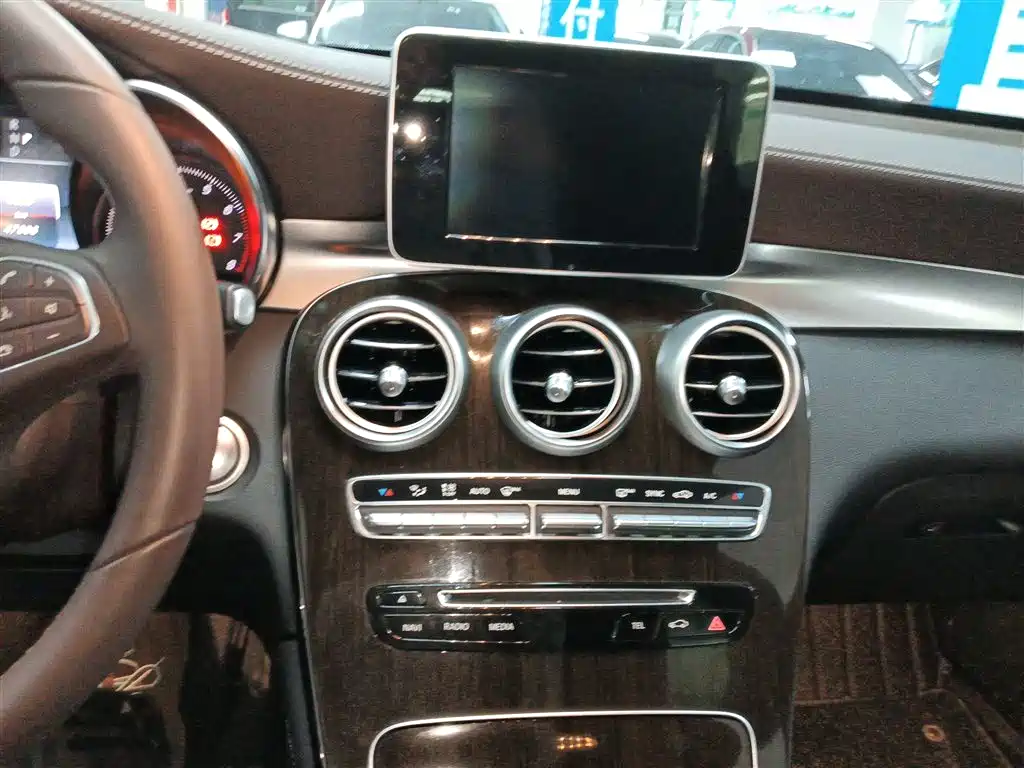 Mercedes-Benz GLC 2019 — фото 13