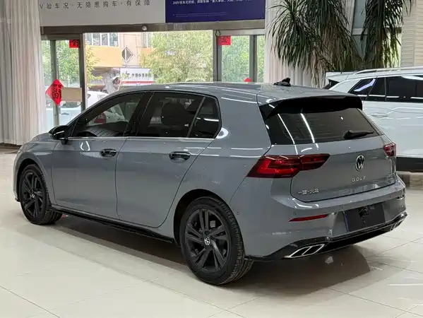 Volkswagen Golf 2023