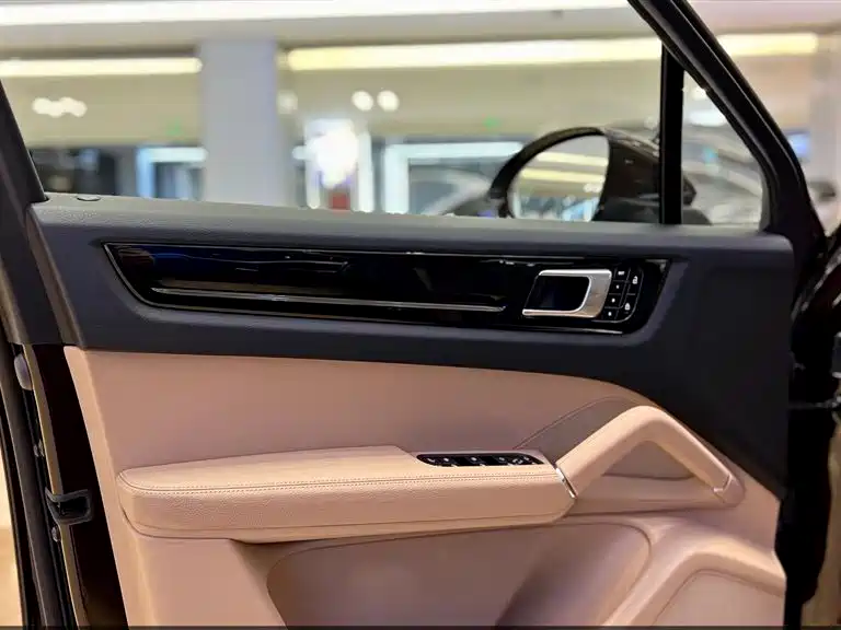 Porsche Cayenne Hybrid 2020 — фото 10