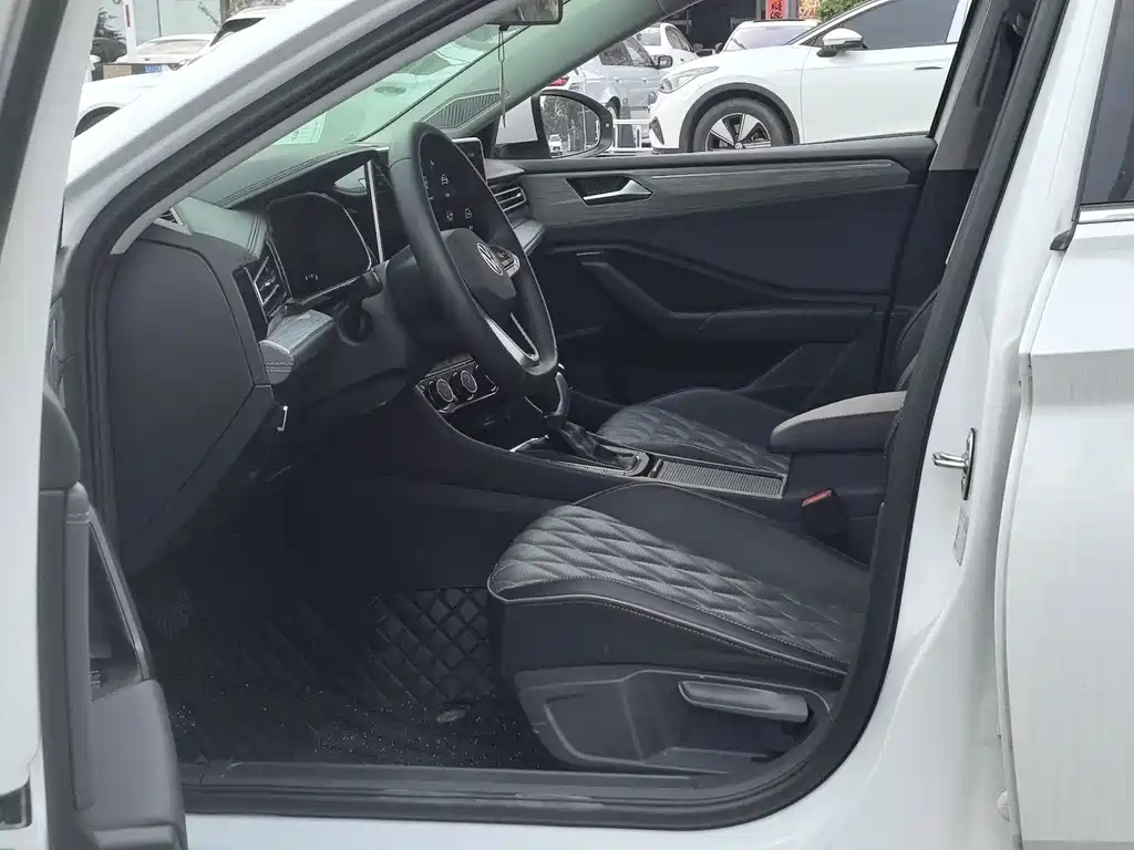 Volkswagen Sagitar 2024