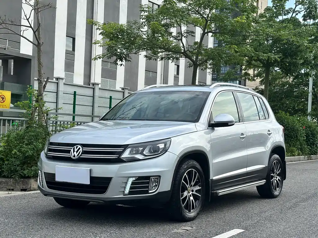 Volkswagen Tiguan 2014 — фото 1