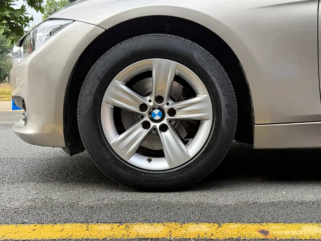 BMW 3 Series 2015 — фото 18