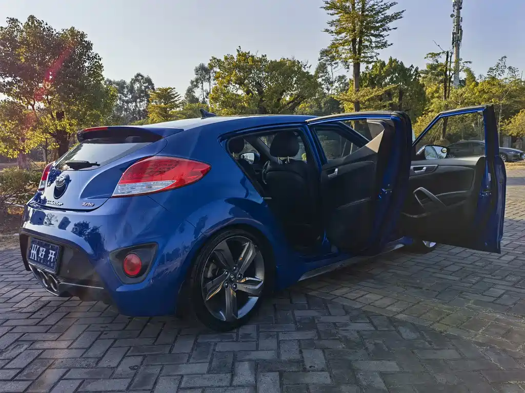 Hyundai Veloster 2015 — фото 10