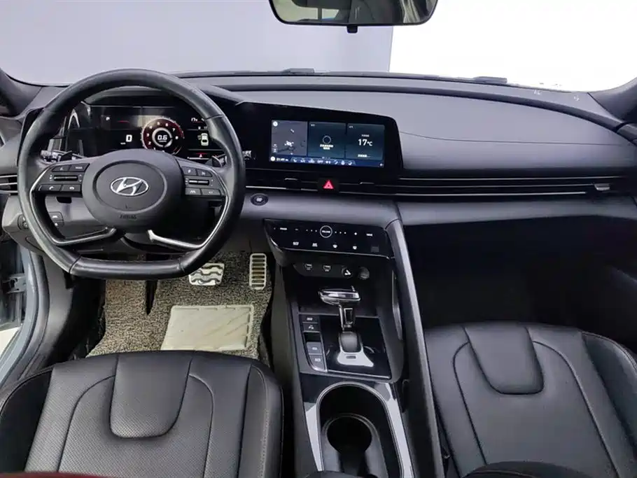 Hyundai Elantra 2021 — фото 12