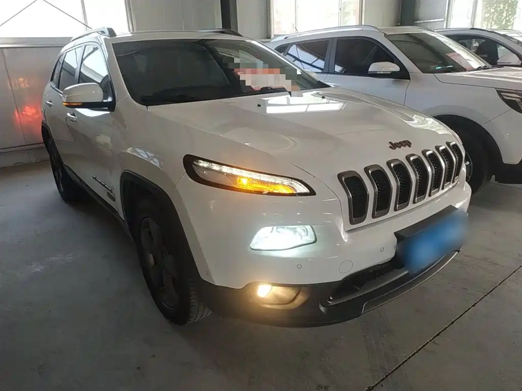Jeep Cherokee 2016 — фото 22