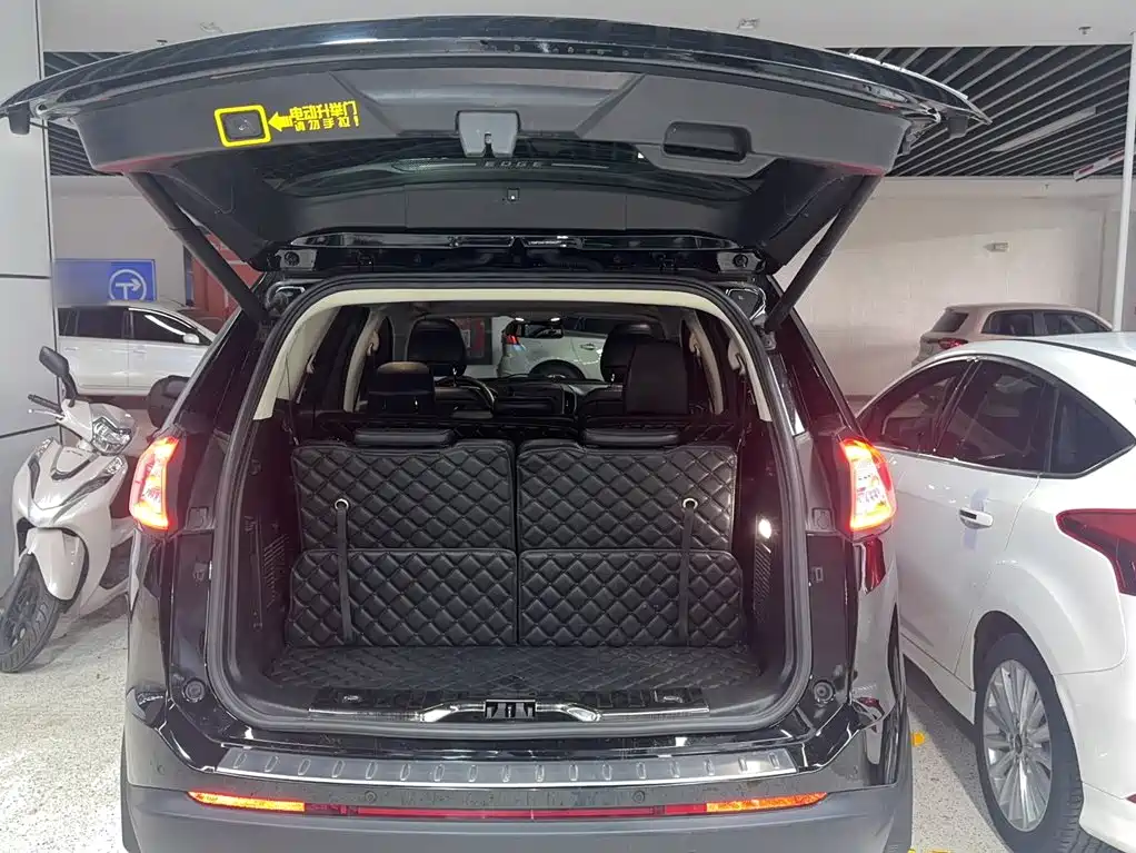 Ford Edge 2018 — фото 16
