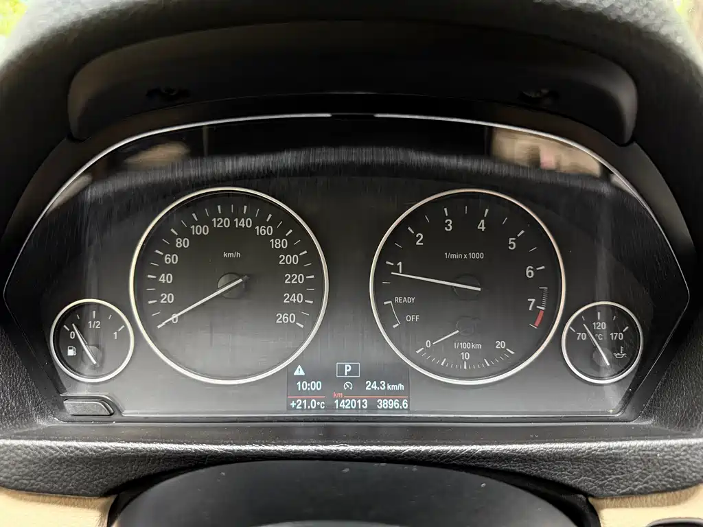 BMW 3 Series 2015 — фото 19