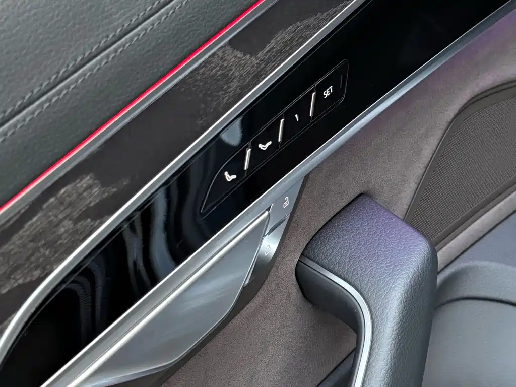 Audi A8 2024 — фото 11