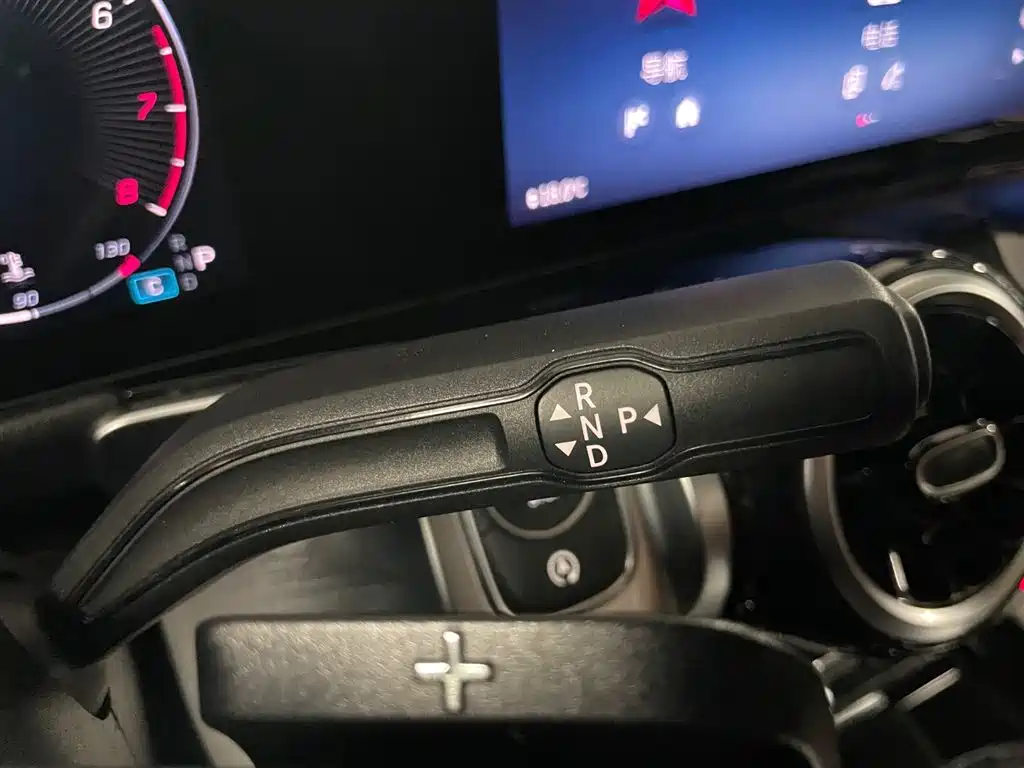 Mercedes-Benz GLB 2023 — фото 17