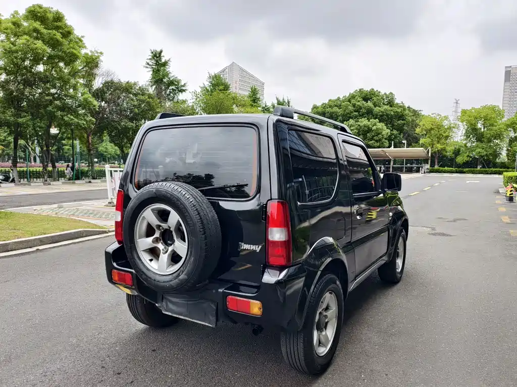 Suzuki Jimny 2013 — фото 6
