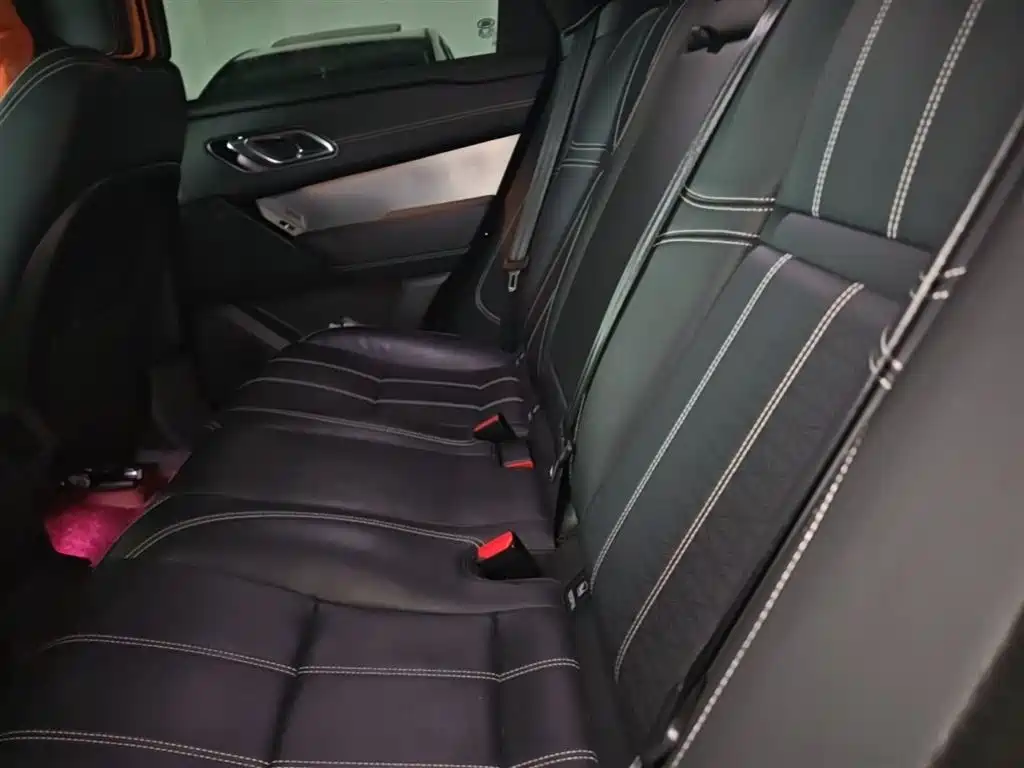 Land Rover Velar 2023 — фото 13