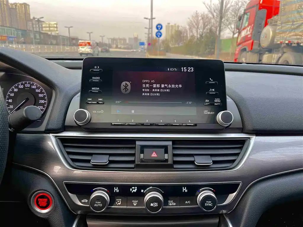 Honda Accord 2019 — фото 17