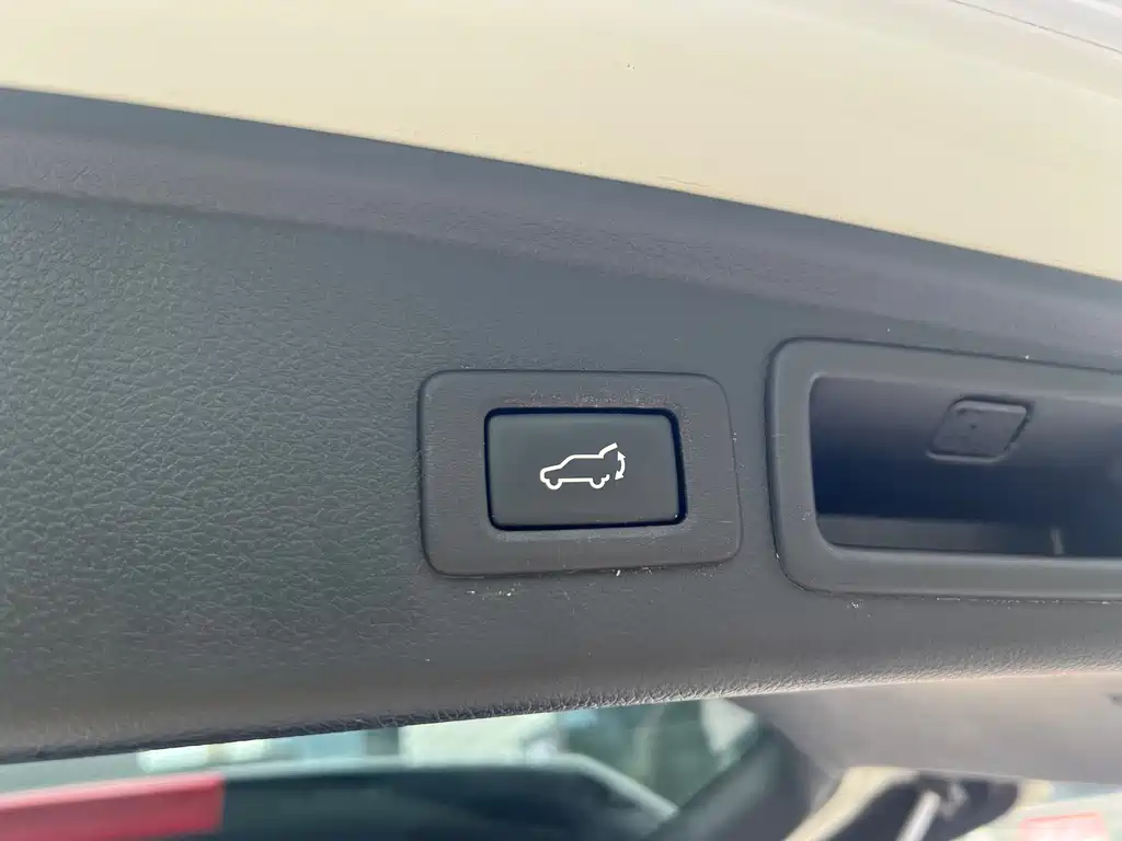 Subaru Forester 2018 — фото 11