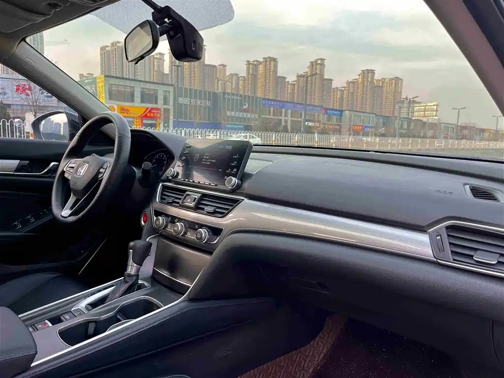 Honda Accord 2019 — фото 14