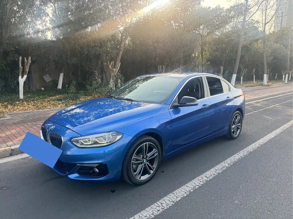 BMW 1 Series 2019 — фото 1