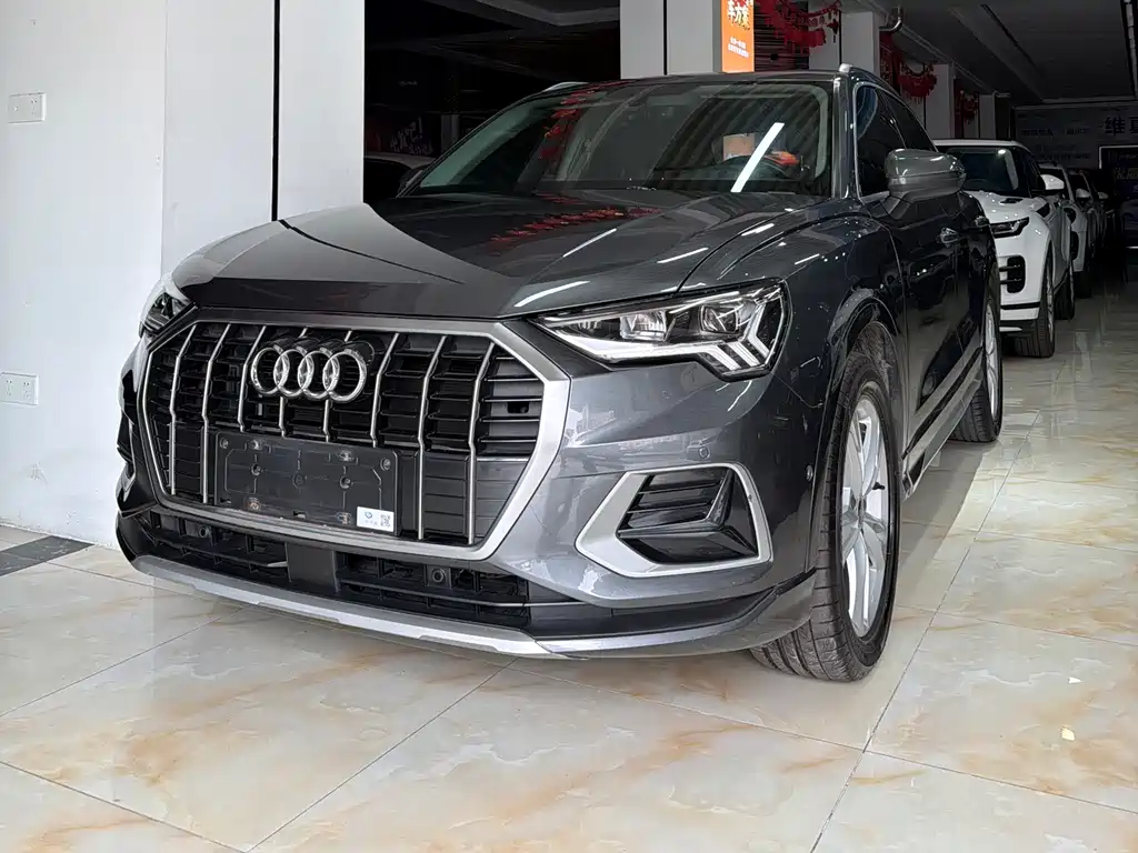 Audi Q3 2021 — фото 1