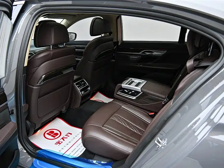 BMW 7 Series 2022 — фото 13