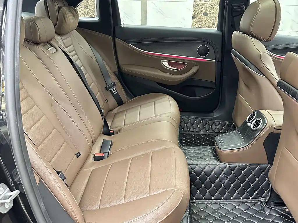 Mercedes-Benz E-Class 2022 — фото 12