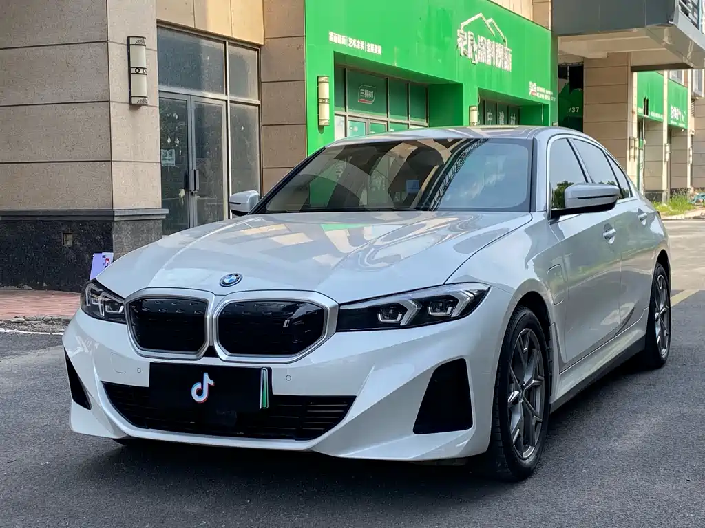 BMW i3 2024