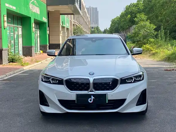 BMW i3 2024