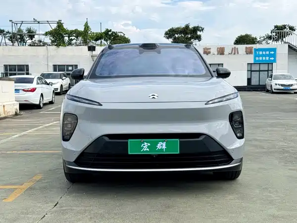 NIO ES8 2023
