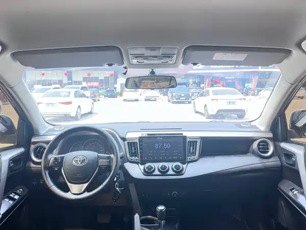 Toyota RAV4 2017