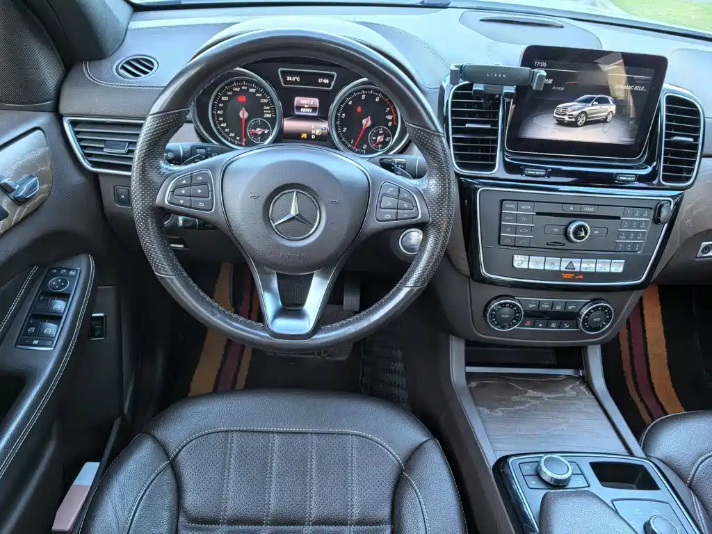 Mercedes-Benz GLE 2018 — фото 19
