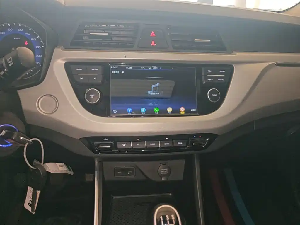 Geely Vision X3 2020 — фото 13