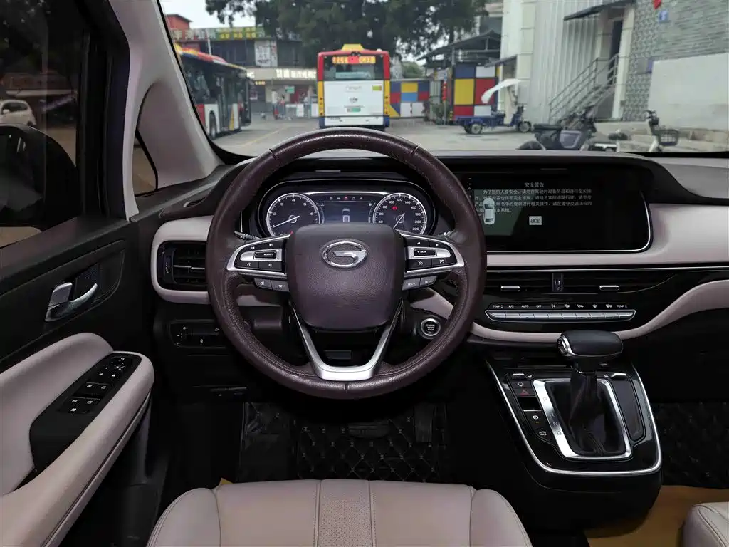GAC Motor Trumpchi M6 2019 — фото 11