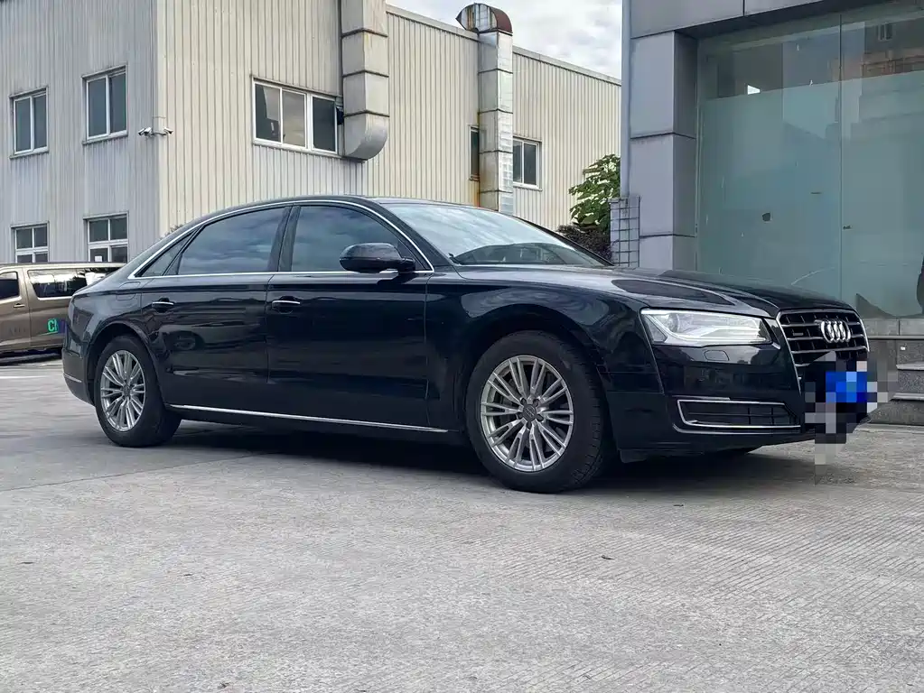 Audi A8 2015 — фото 3