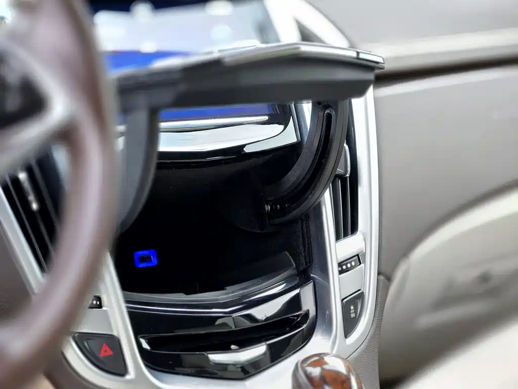 Cadillac SRX 2013 — фото 22