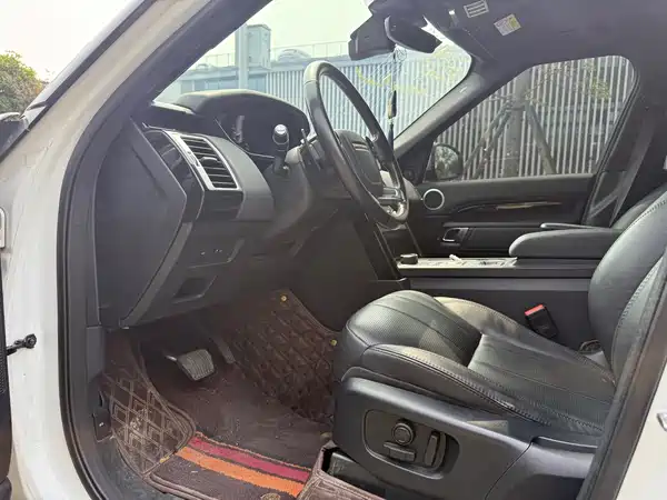 Land Rover Discovery 2020