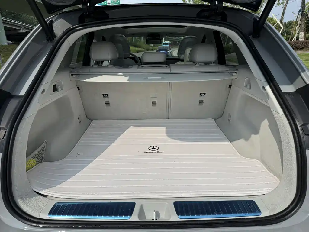 Mercedes-Benz EQE SUV 2023 — фото 19