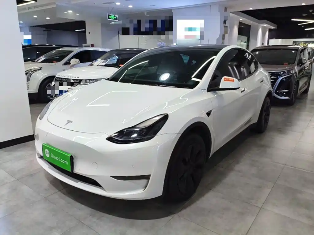 Tesla Model Y 2023 — фото 1