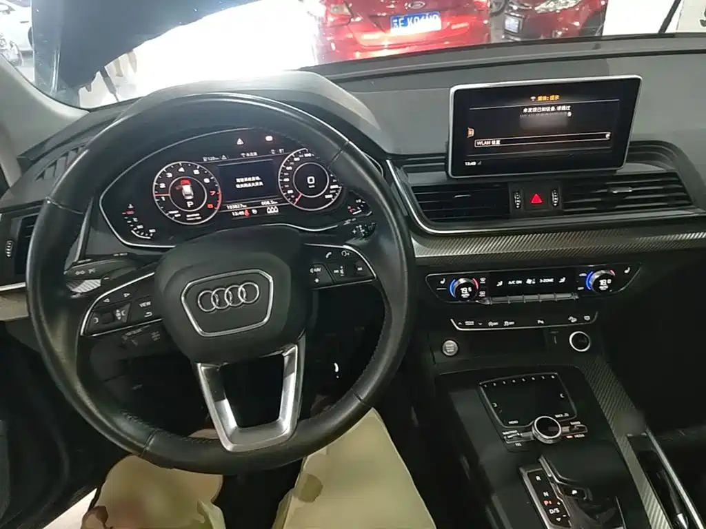 Audi Q5L 2019 — фото 10