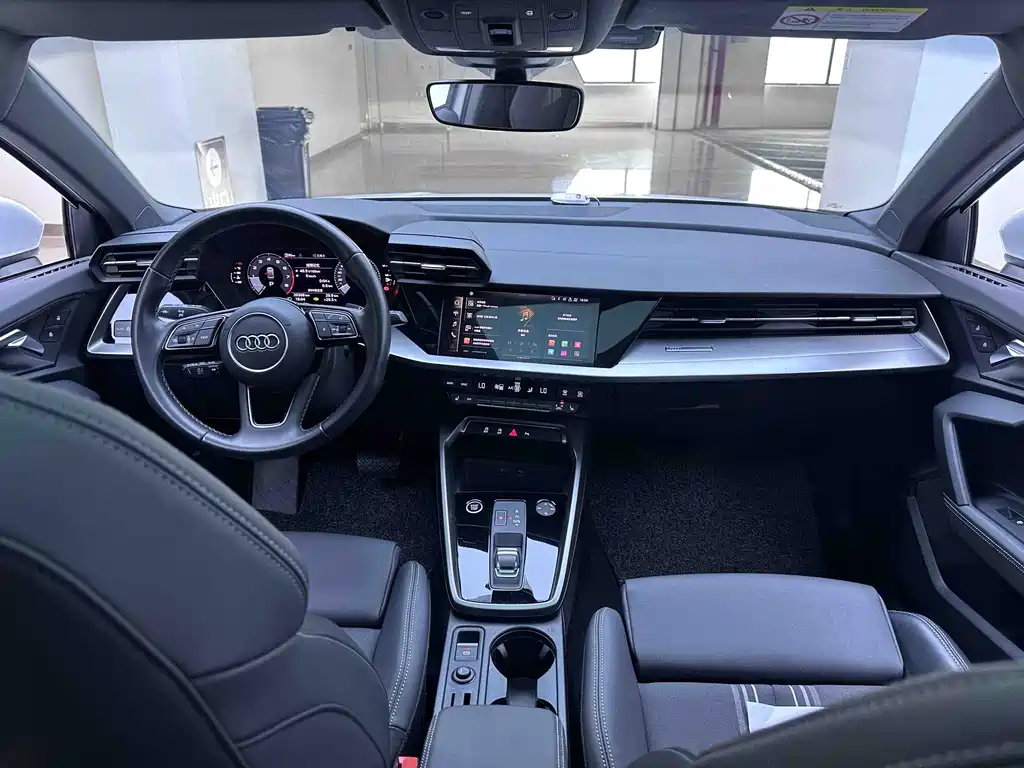 Audi A3 2023 — фото 10