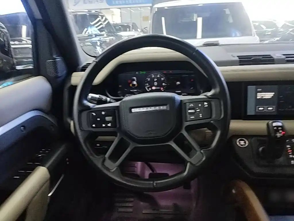 Land Rover Defender 2021 — фото 11
