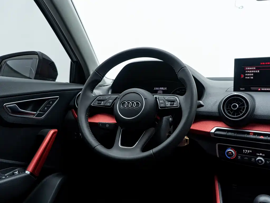 Audi Q2L 2019 — фото 15