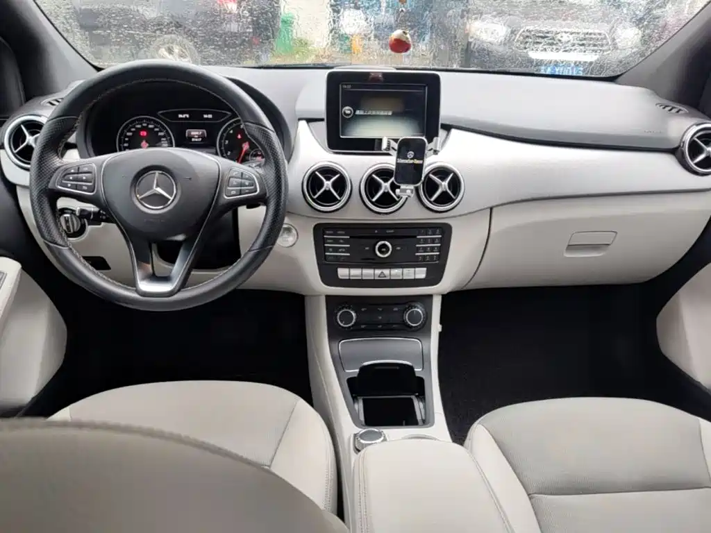 Mercedes-Benz B-Class 2015 — фото 10
