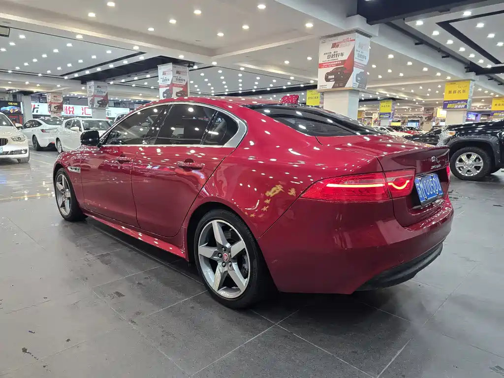 Jaguar XE 2016 — фото 3