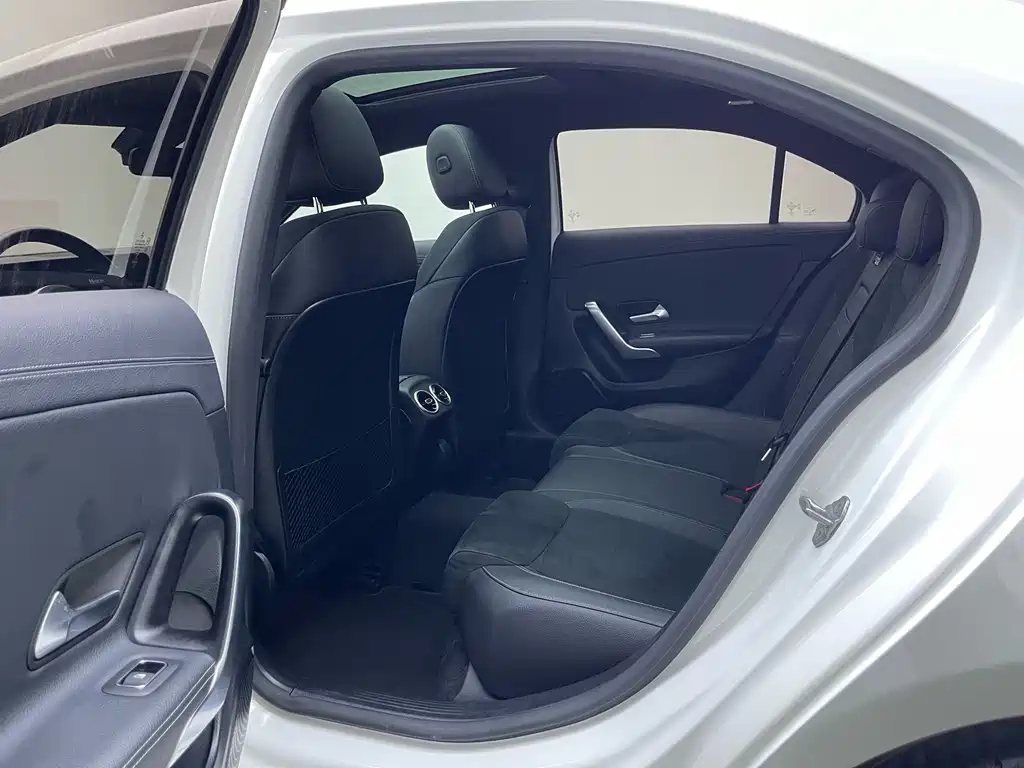 Mercedes-Benz A-Class 2021 — фото 12
