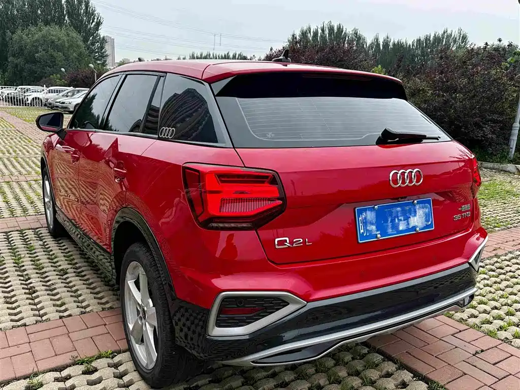 Audi Q2L 2023 — фото 19