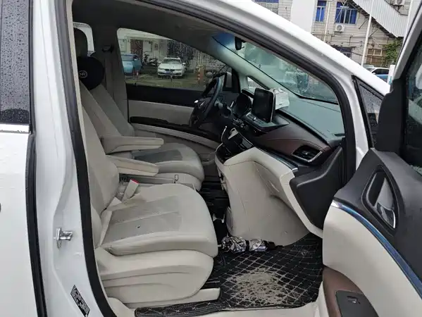 Buick GL8 2023