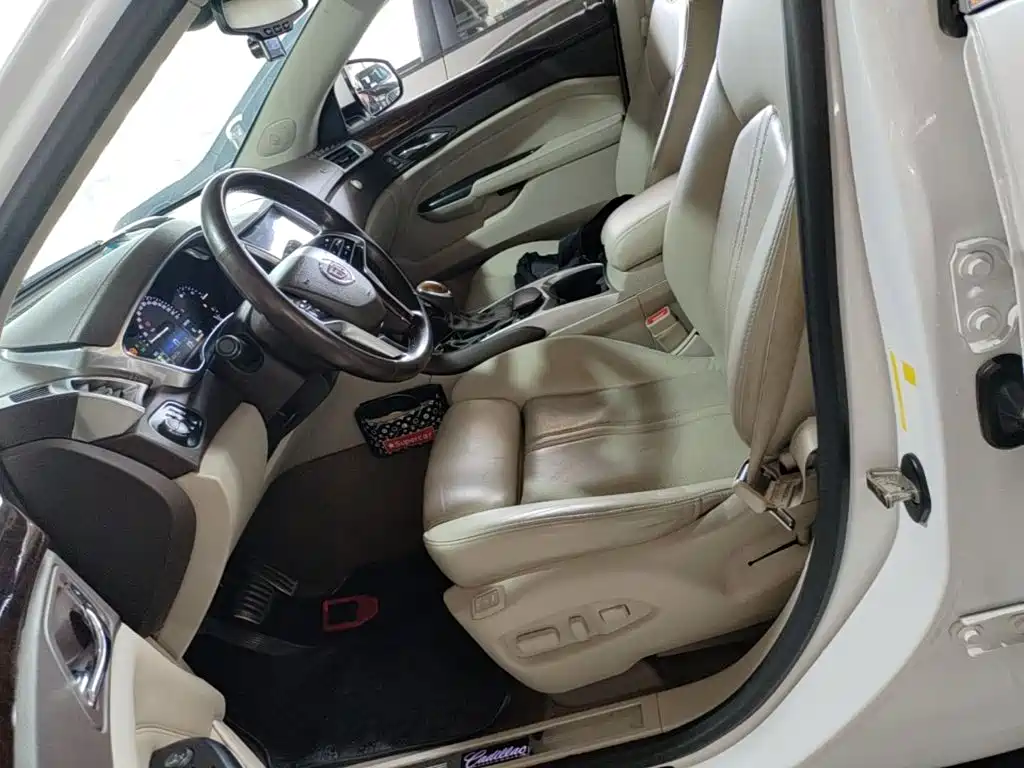 Cadillac SRX 2014 — фото 15