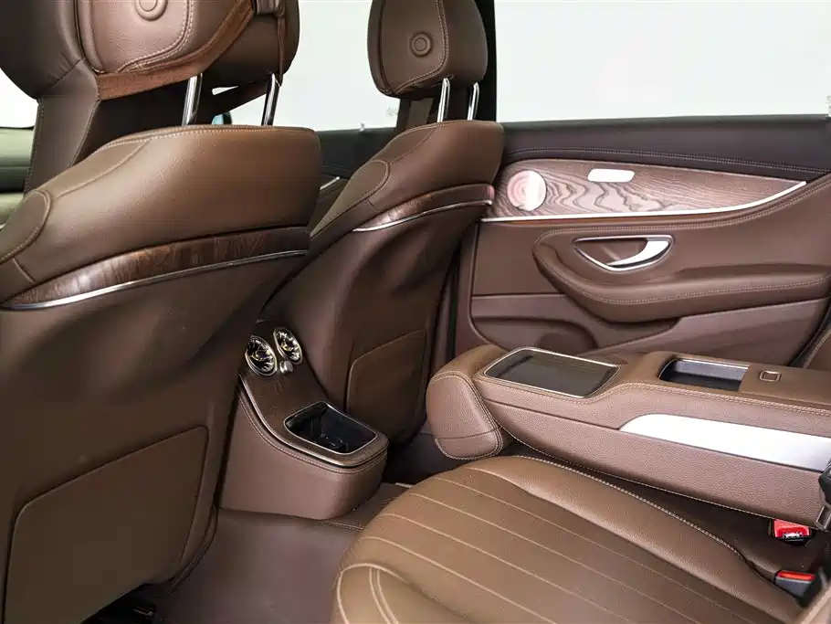 Mercedes-Benz E-Class 2023 — фото 7