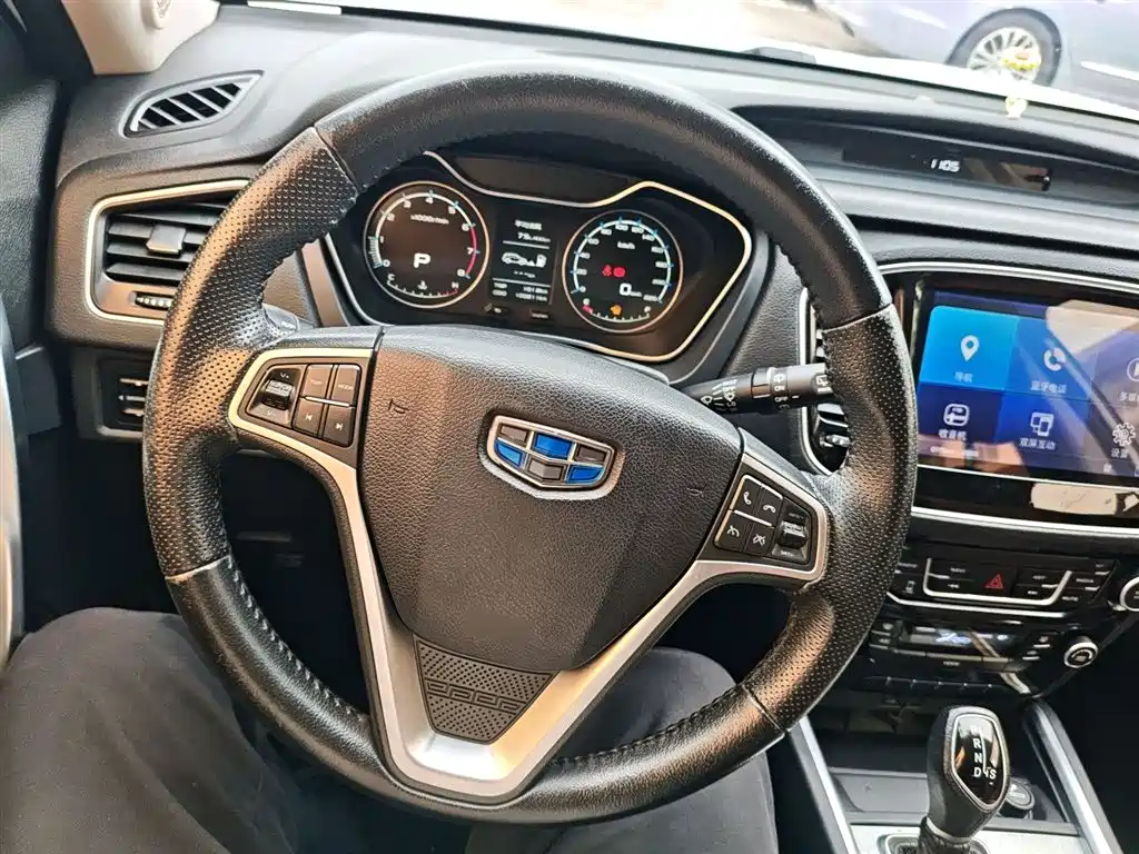 Geely Vision X6 2017 — фото 11