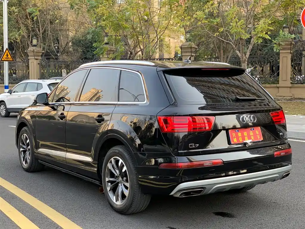 Audi Q7 2018 — фото 6