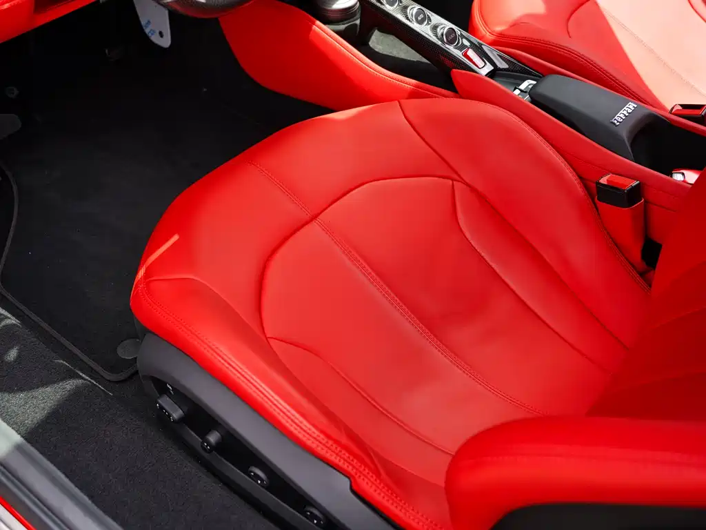 Ferrari F8 2023 — фото 16