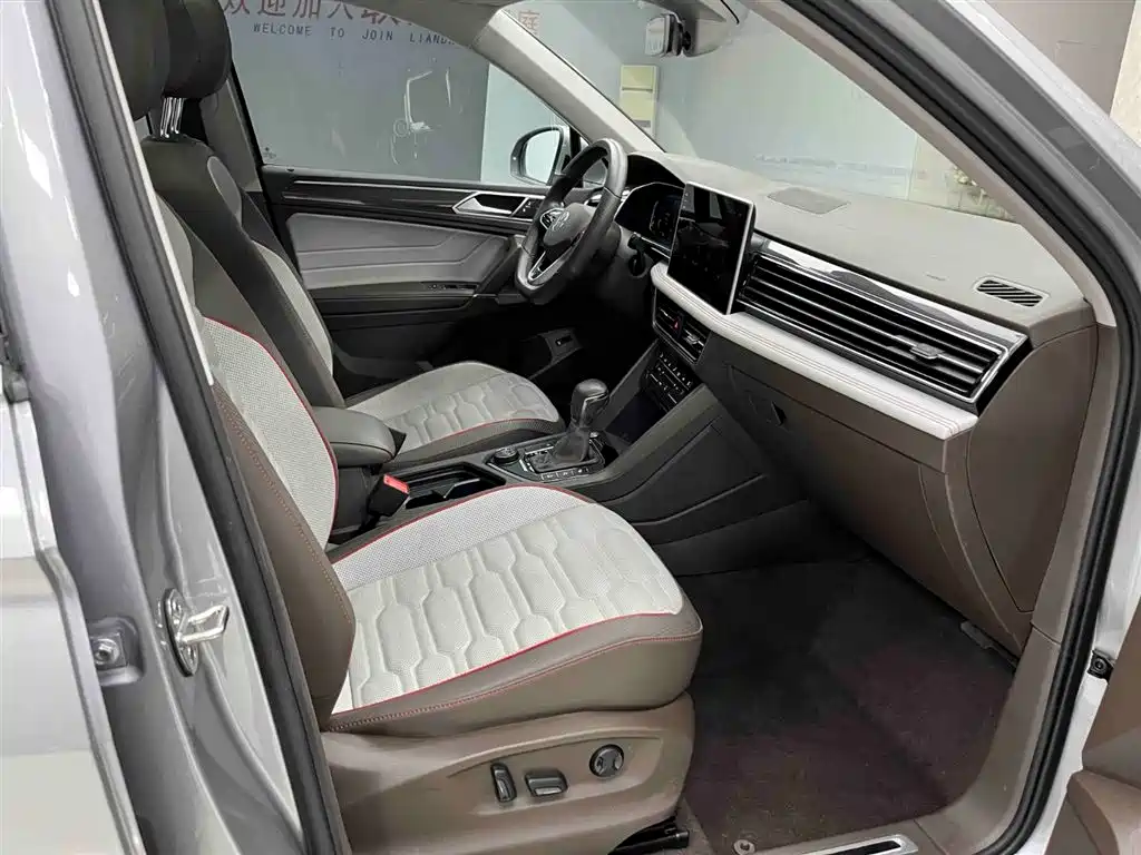 Volkswagen Tiguan L 2021 — фото 13