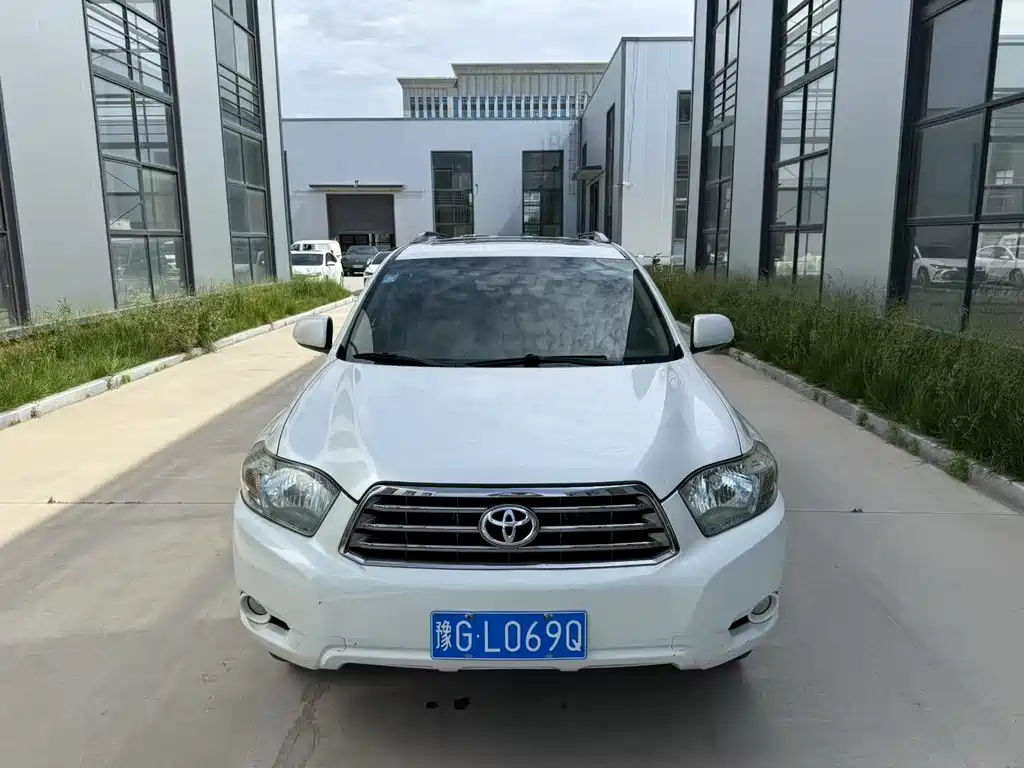 Toyota Highlander 2012 — фото 1